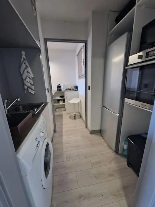 Cozy 1 Bedroom With A Seaview, Ac, Pool And Parking Antibes 0*,