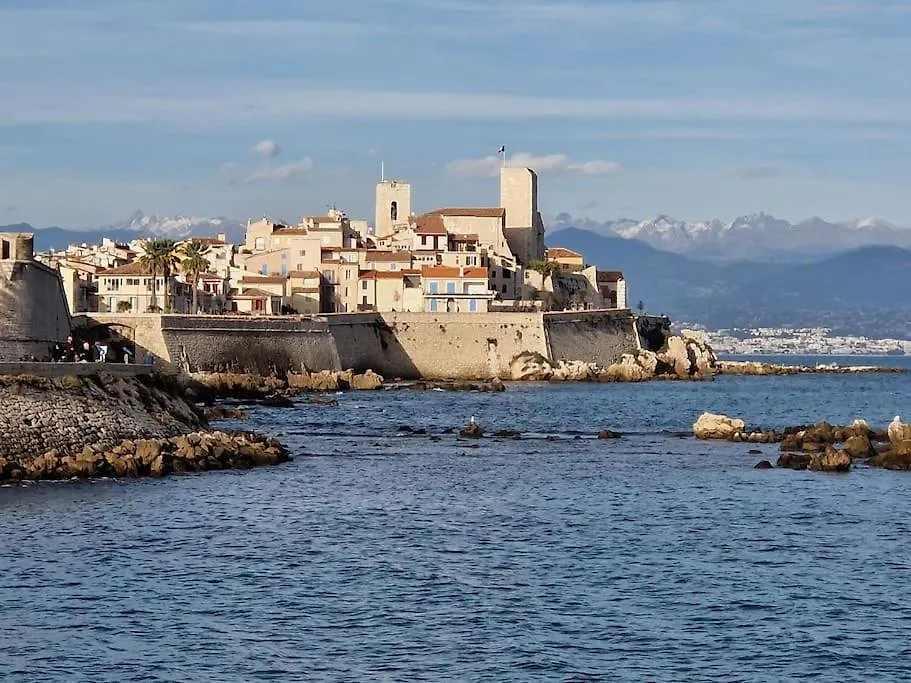 Cozy 1 Bedroom With A Seaview, Ac, Pool And Parking Antibes France