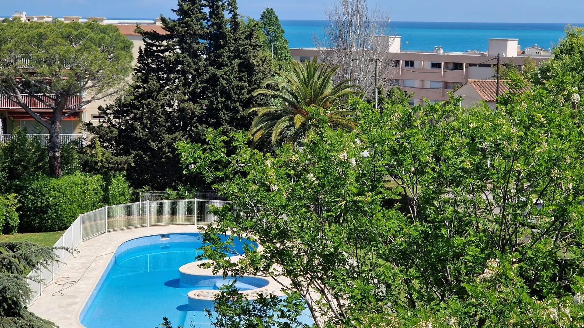 Apartment Cozy 1 Bedroom With A Seaview, Ac, Pool And Parking Antibes